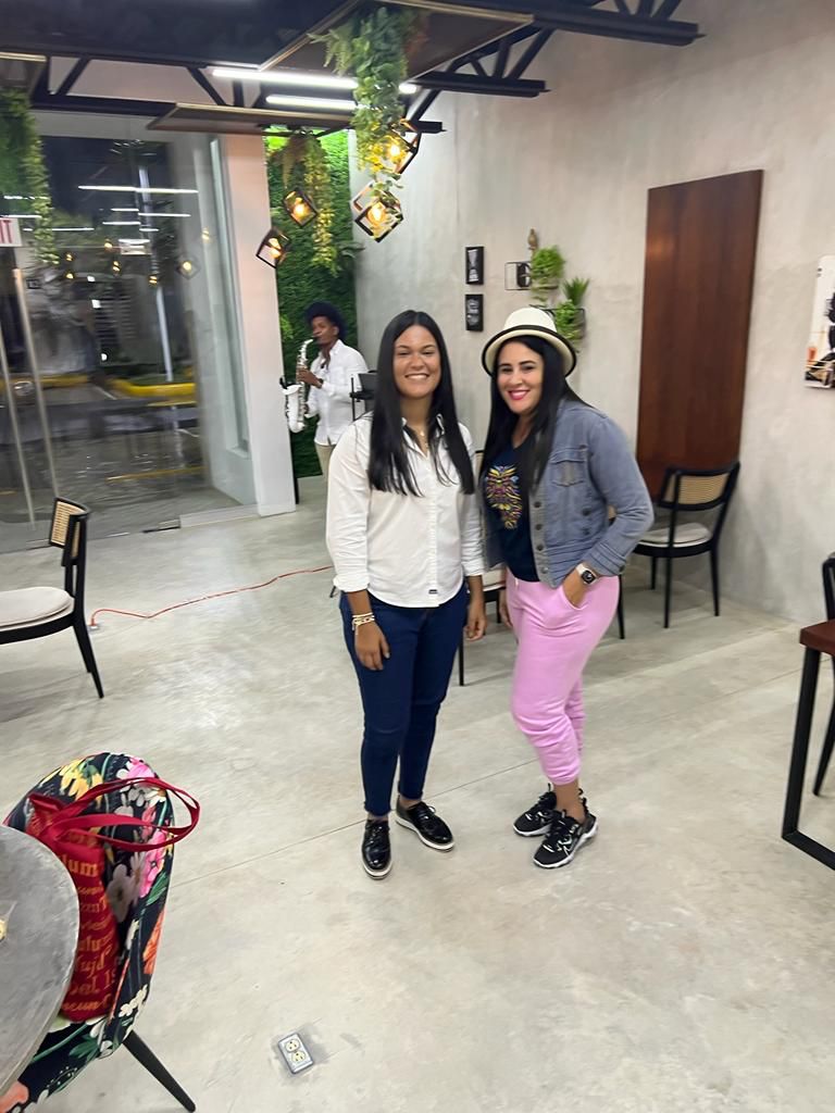Social Media Talk · Afromío y Lucy Then