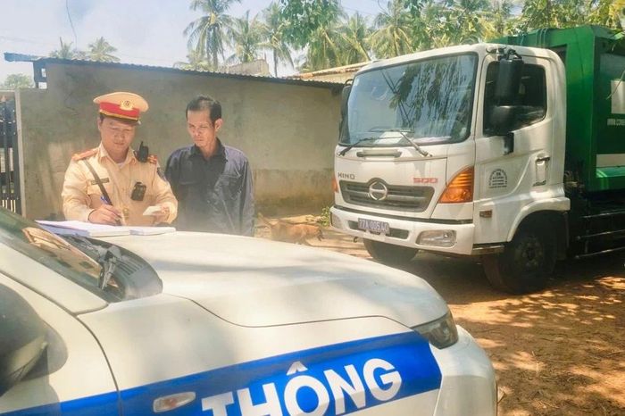 Gia Lai: Ô tô vượt đường ngang, làm hư hỏng thiết bị tín hiệu đường sắt - Báo Gia Lai