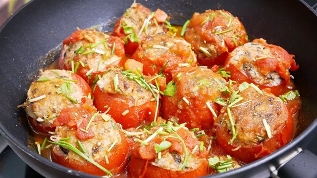 Cà Chua Dồn Thịt Sốt Cà