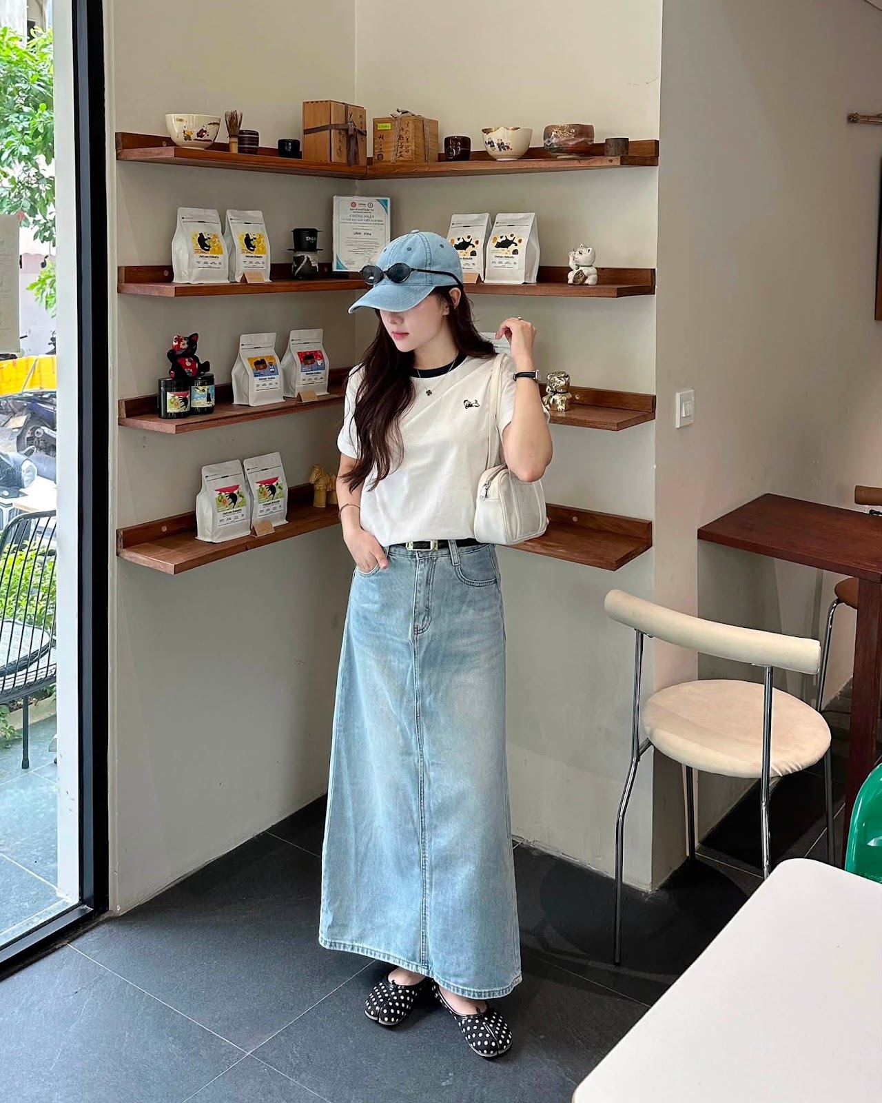 Chân váy jean trơn thêu ngựa túi sau XONXEN SHOP 6212 – Image 3