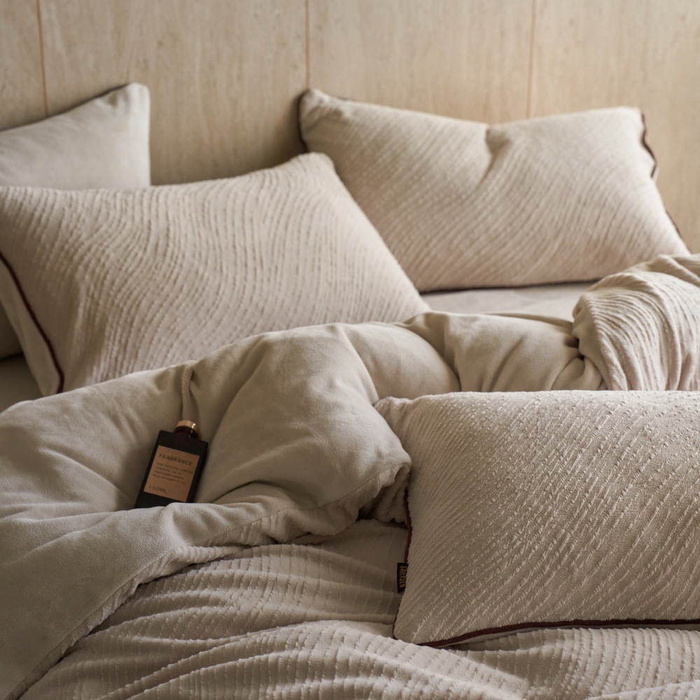 High-quality bedding set made of milk fiber fleece, neutral design