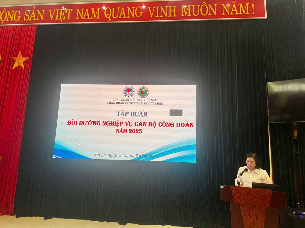Công đoàn Trường Đại học Tây Bắc tổ chức tập huấn, bồi dưỡng năng lực Công nghệ Thông tin cho Đoàn viên và tập huấn nghiệp vụ cho cán bộ công đoàn năm 2025