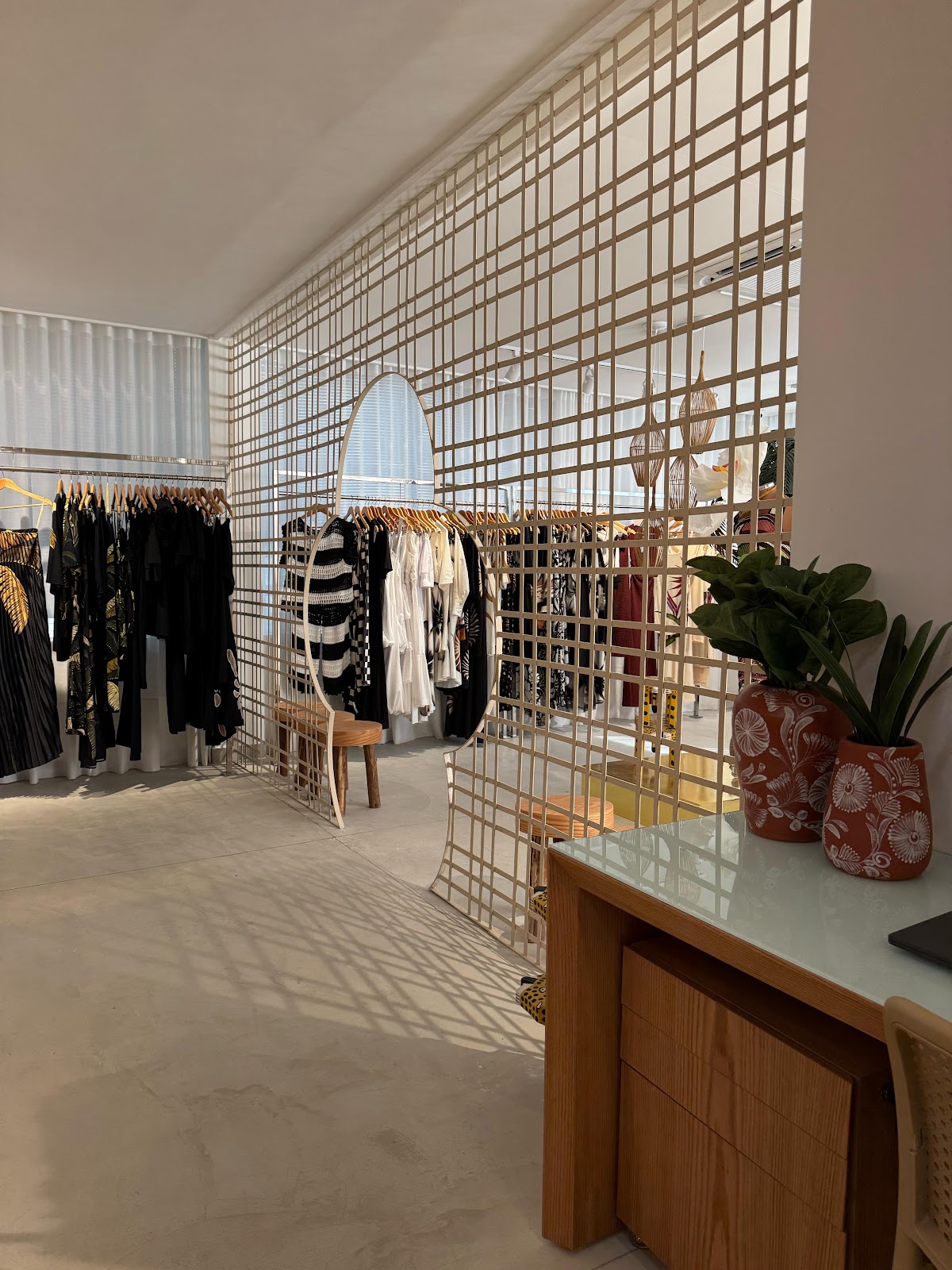Peças coloridas FARM — showroom Low Profile + Dreams