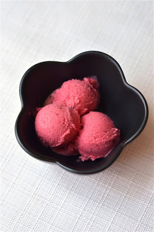 Kem Mận Hậu