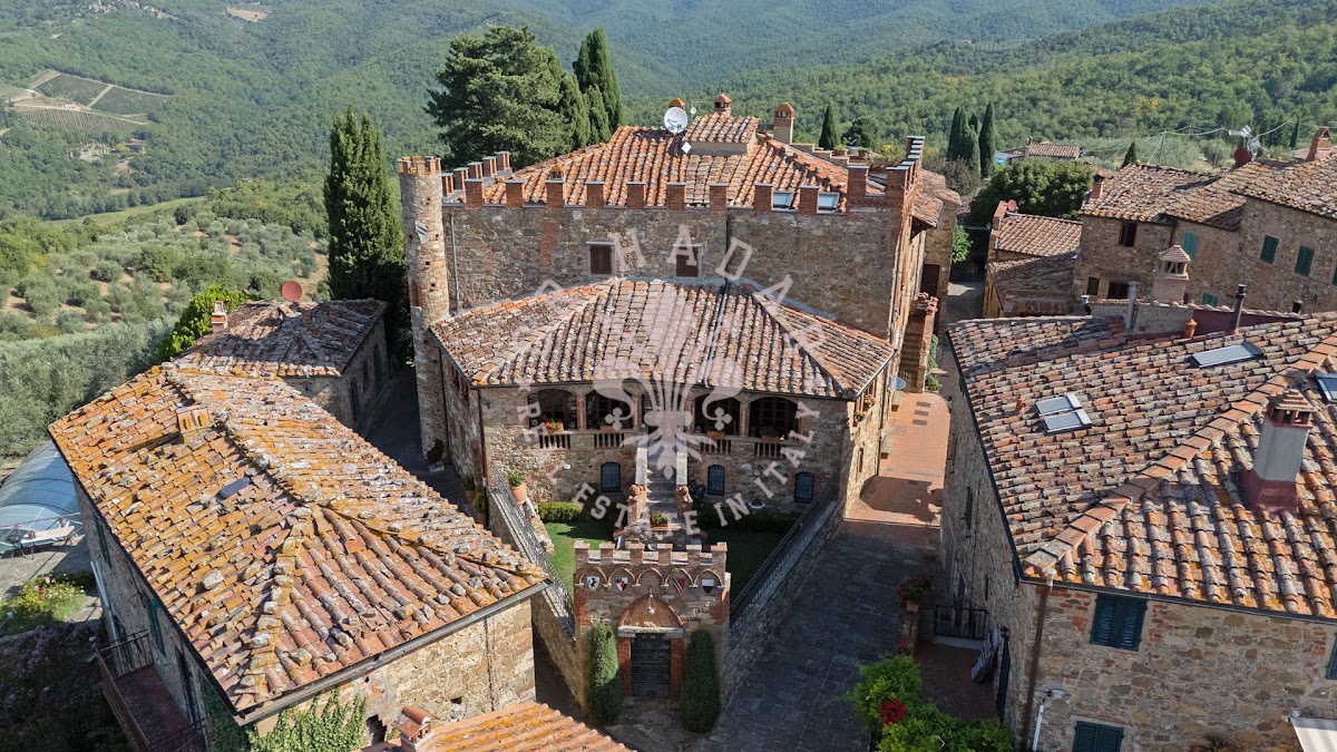 קסטלו דלי סטנדארדי (Castello degli Stendardi) — 8