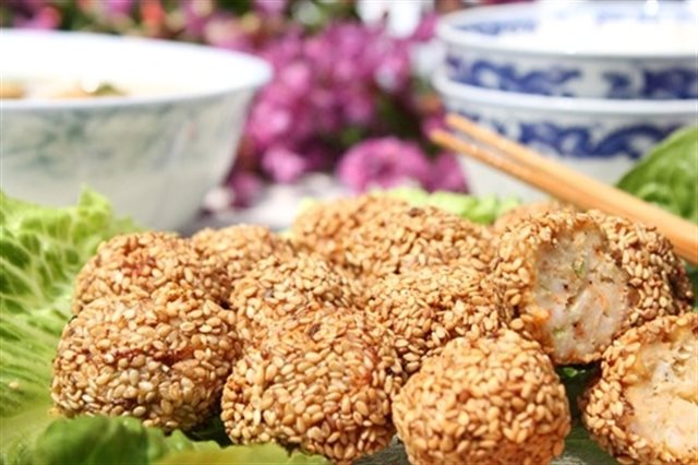 Chả Tôm Lăn Mè Chiên Giòn