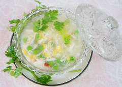 Nồi súp cua đã hoàn thành rồi, các mẹ có thể múc cho bé ăn ngay khi còn nóng để cảm nhận hương vị và cũng sẽ ngon hơn là ăn lúc nguội nha. Nấu súp cua vốn cũng không hề khó, với thịt cua dai ngọt hòa cùng rau củ tươi ngon các loại và trứng bổ dưỡng là có ngay chén súp ngon lành rồi. Chị em nào chưa biết cách nấu súp cua sao cho ngon, không bị tanh thì nhanh tay lưu lại ngay công thức này nhé. Đảm bảo chỉ cần làm theo các bước trong cách làm súp cua mà mình giới thiệu là có thể nấu được món súp cua ngon lành rồi nha.