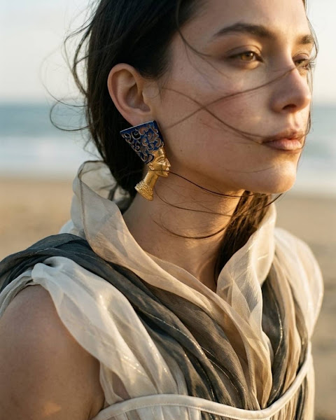 Earrings piece image