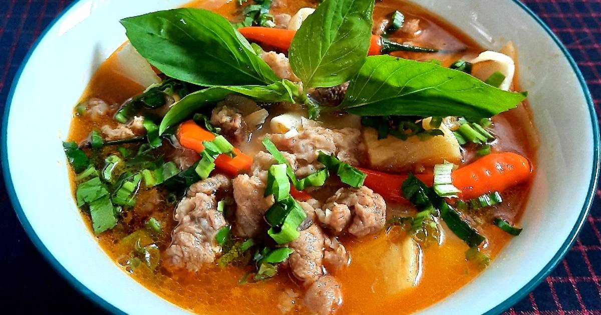 Canh gân bò chua cay
