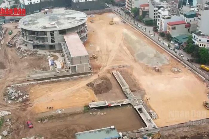 [Video] Bến xe hiện đại bậc nhất Thủ đô tăng tốc về đích - Báo Nhân Dân