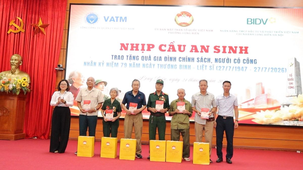 Phường Long Biên tri ân người có công dịp 27/7 - Đài Phát thanh và truyền hình Hà Nội