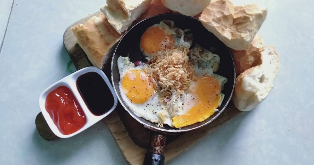 Bánh mì ốp-la chà bông