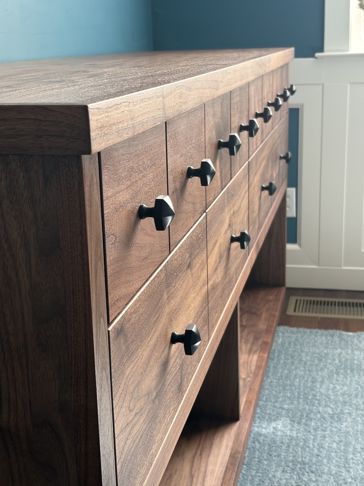 Credenza detail