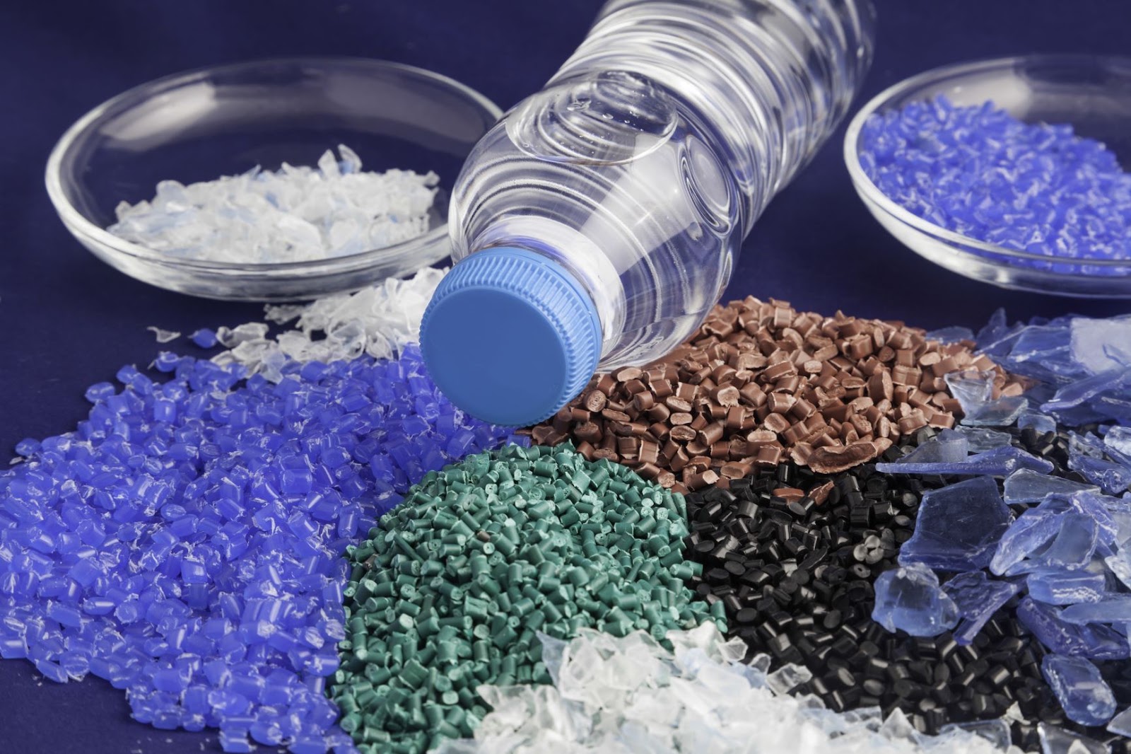 Plastic recycled. Plastic ocean, Great Pacific Garbage, plastic marine debris, micro plastic, nano plastic, plastic waste, waste management. CarbonEthics Indonesia