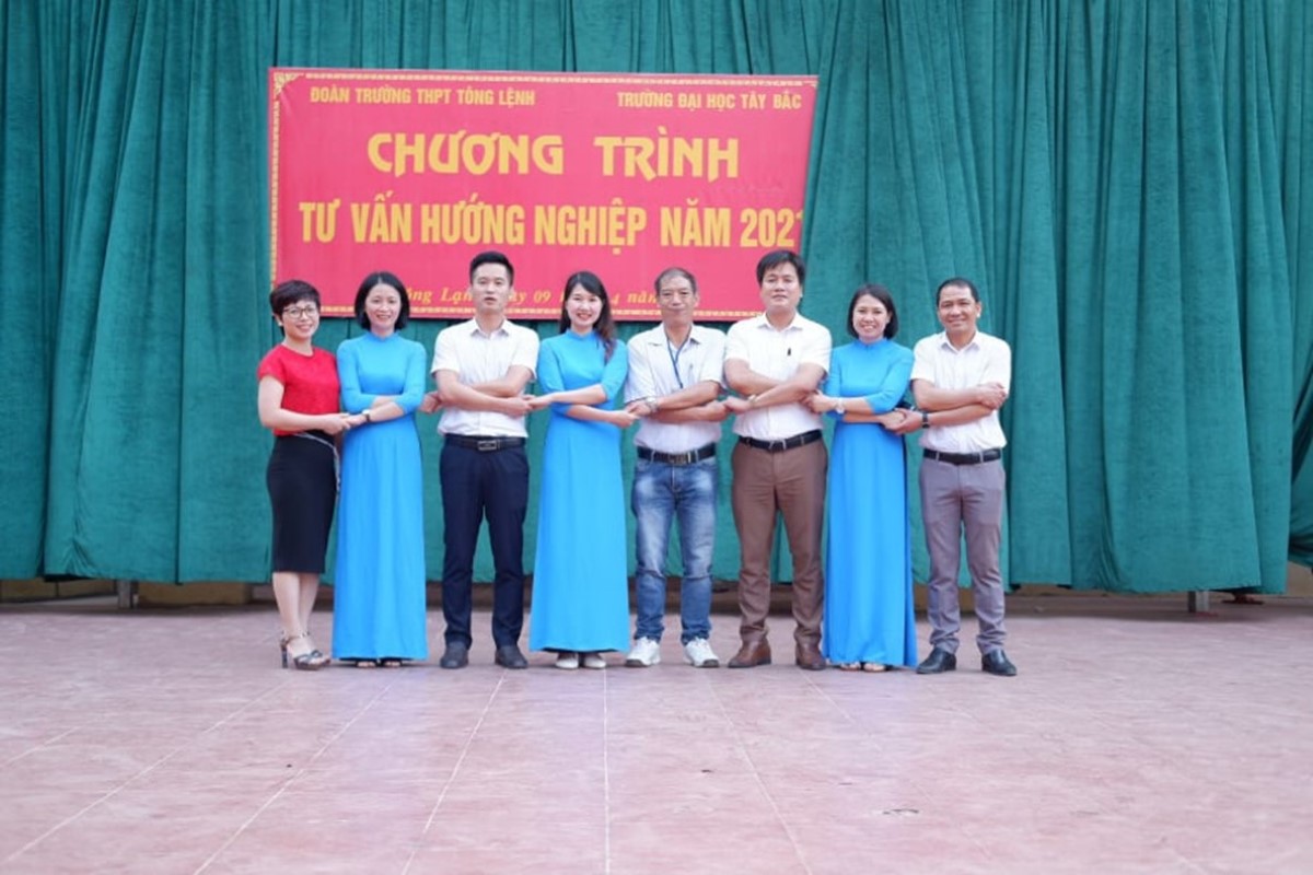 Công tác tư vấn hướng nghiệp, tư vấn tuyển sinh cho học sinh một số trường THPT trên địa bàn tỉnh Sơn La của Trường Đại học Tây Bắc