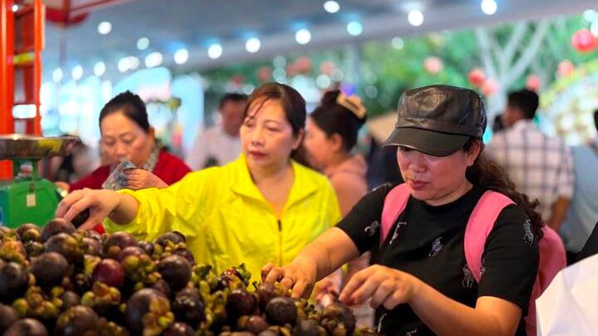 Chen chân trải nghiệm lễ hội trái cây lớn nhất mùa hè tại TP.HCM - Báo VTC News
