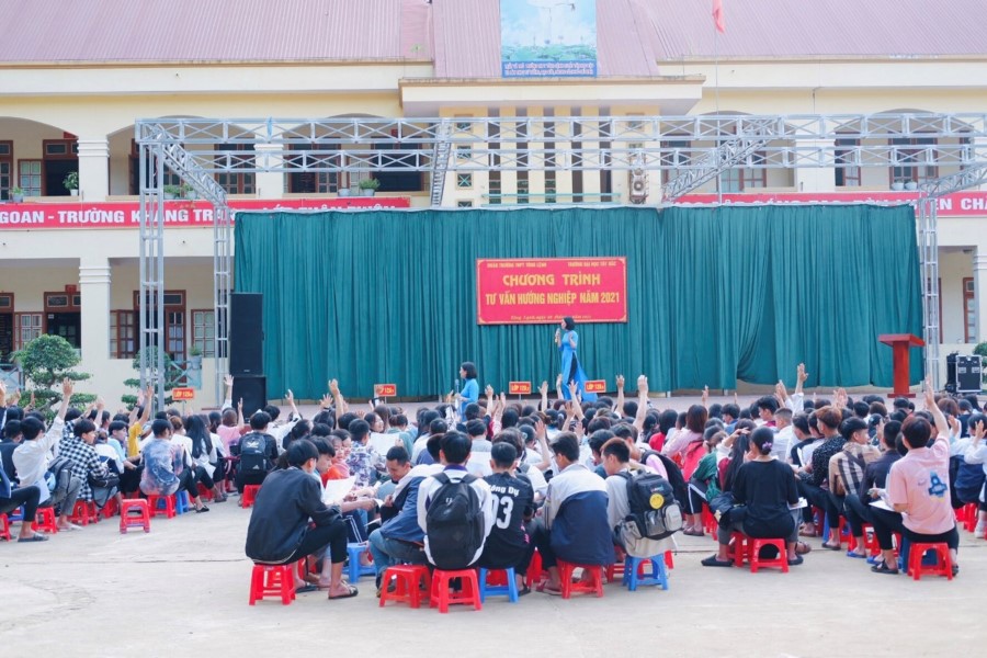 Tiểu ban Quảng bá, tư vấn tuyển sinh triển khai hoạt động tại Trường THPT Tông Lệnh