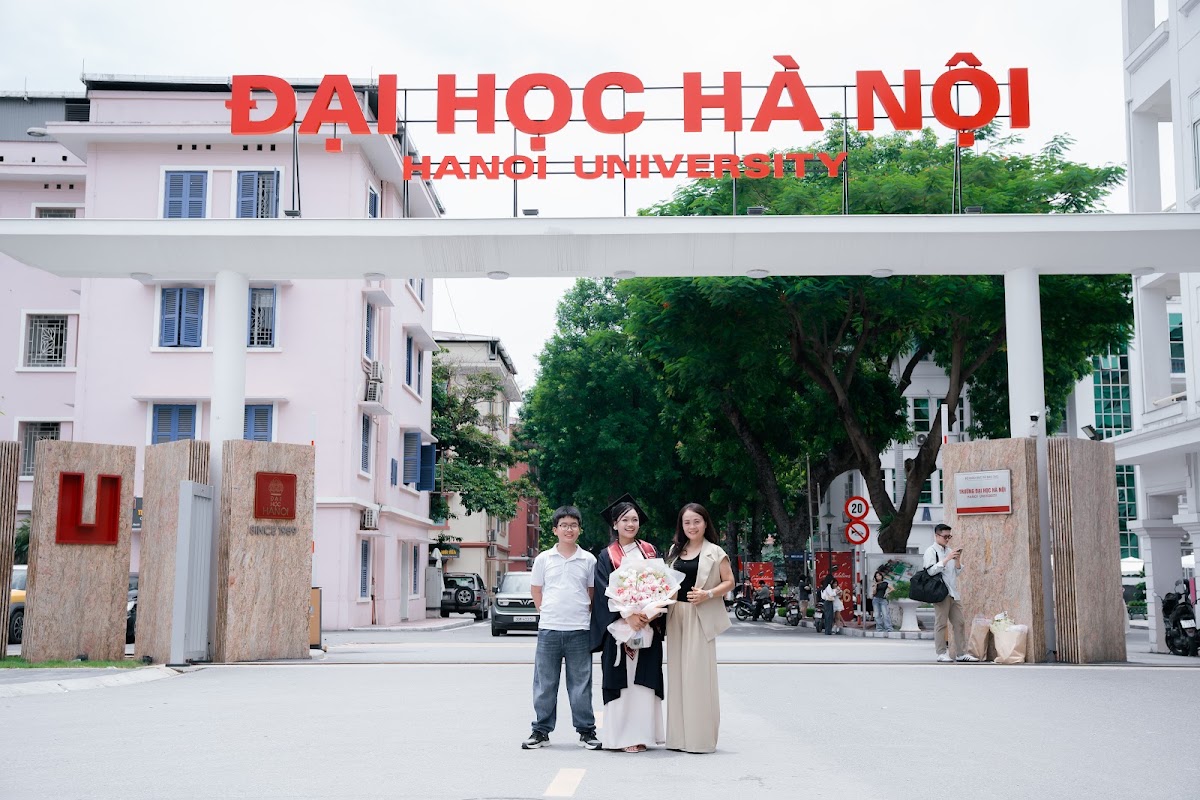 Kỷ niệm tốt nghiệp DSC09947
