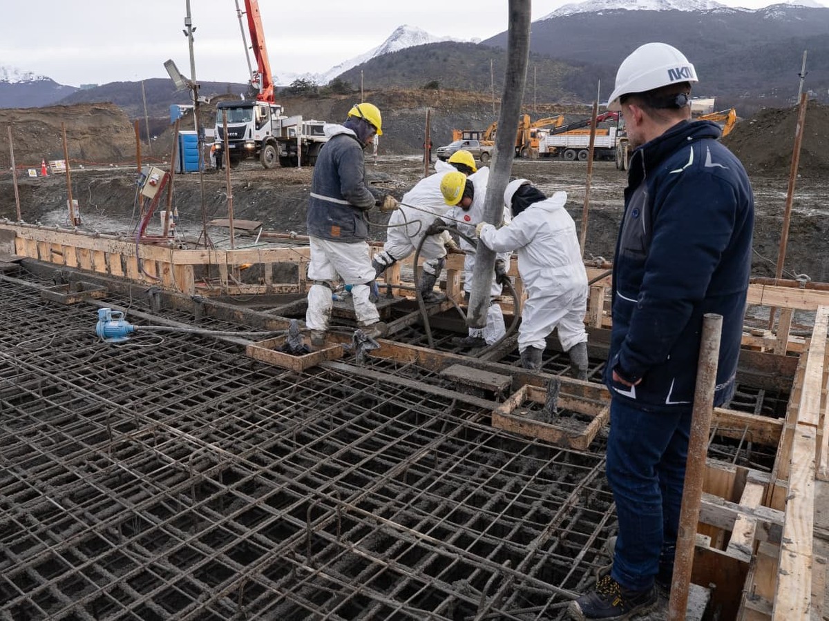 La nueva usina de ushuaia mantiene su ritmo de obra pese a las bajas temperaturas