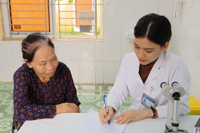 Y tế cơ sở - gần dân, vì dân - Đài Phát thanh và truyền hình Hà Nội