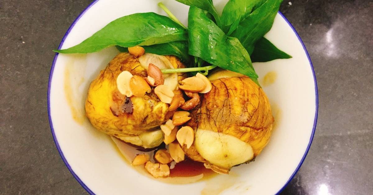 Trứng vịt lộn xào me