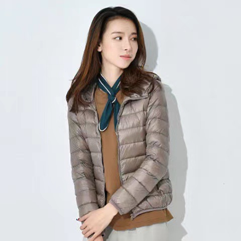 Lightweight women's quilted jacket with hood