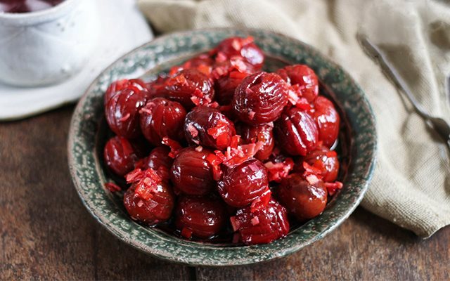 Mứt Trái Mận