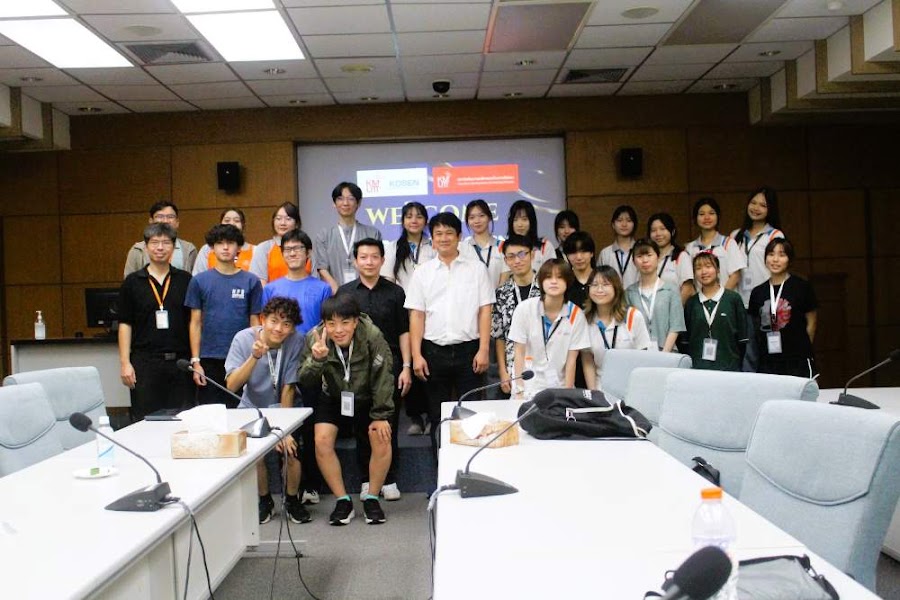 คณะครูและนักเรียน KOSEN จากประเทศญี่ปุ่น พร้อมคณะครูจากวิทยาลัยวิศว์-วิทย์