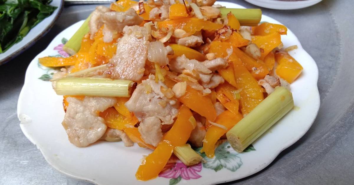 Thịt heo xào ớt chuông