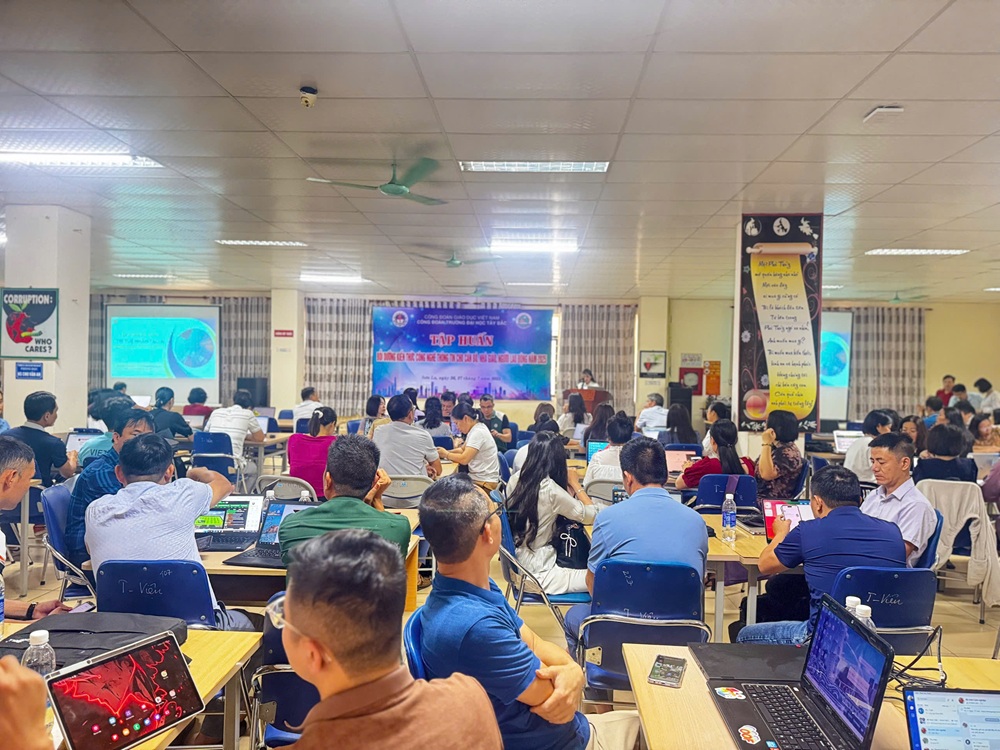 Công đoàn Trường Đại học Tây Bắc tổ chức tập huấn, bồi dưỡng năng lực Công nghệ Thông tin cho Đoàn viên và tập huấn nghiệp vụ cho cán bộ công đoàn năm 2025