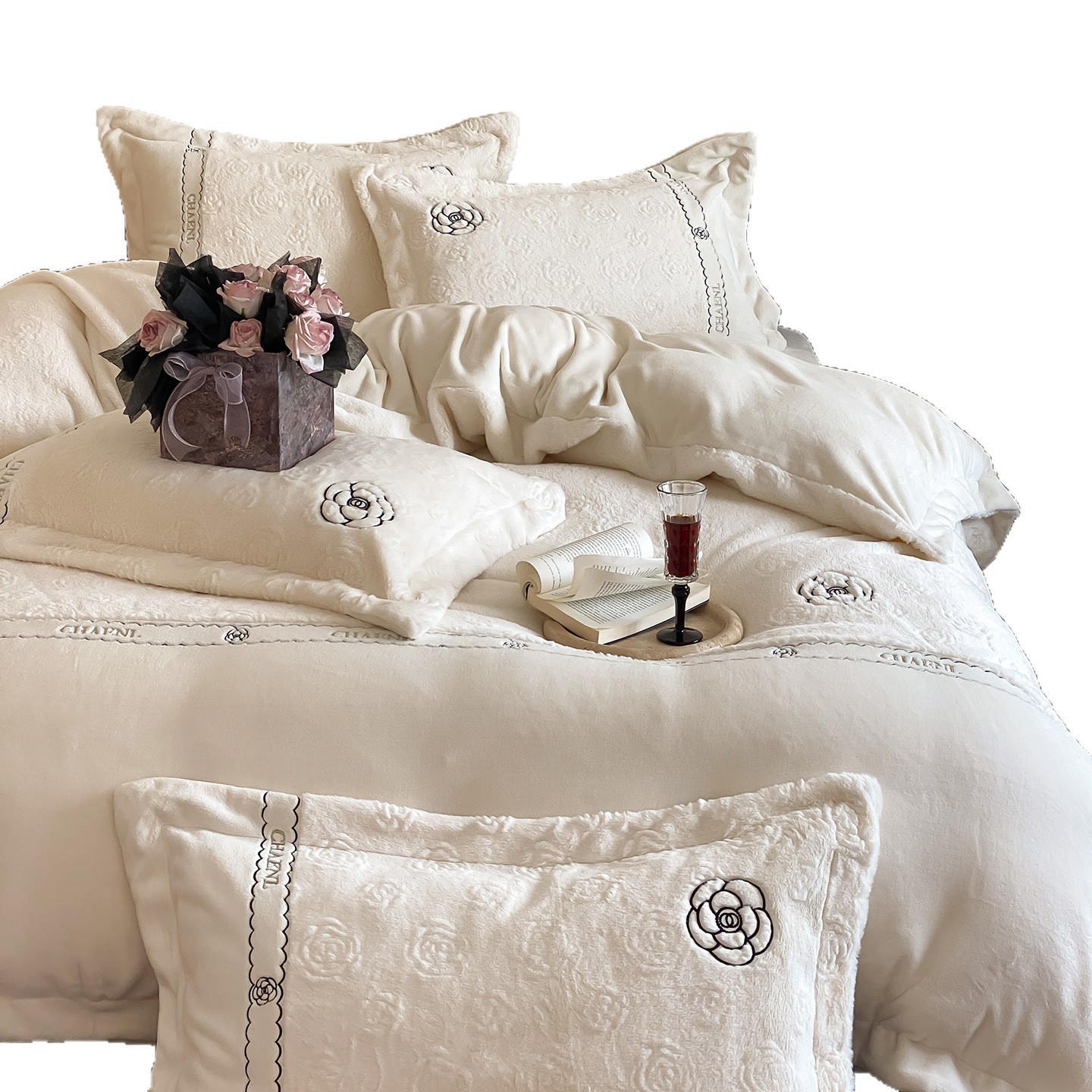 Elegant milk fiber fleece bedding set with embroidery