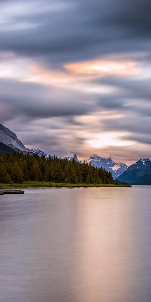 Maligne Lake, Jasper National Park, Canadian Rockies, Boat House 5K Wallpaper Background