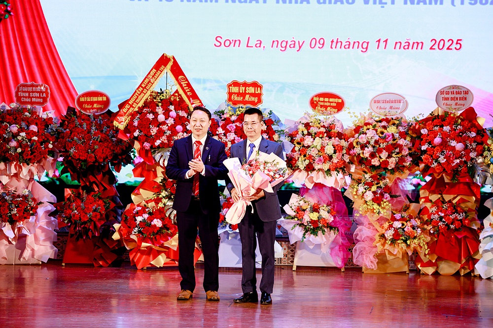 Hân hoan trong ngày hội Kỷ niệm 65 năm Ngày thành lập Trường Đại học Tây Bắc (1960 - 2025) và 43 năm Ngày Nhà giáo Việt Nam (1982 - 2025)