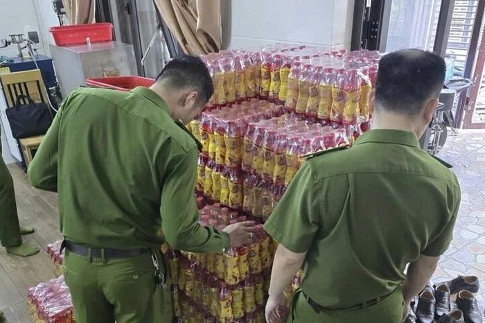 Bóc gỡ đường dây sản xuất nước tăng lực giả ở Quảng Trị - Báo Tri thức &amp; Cuộc sống