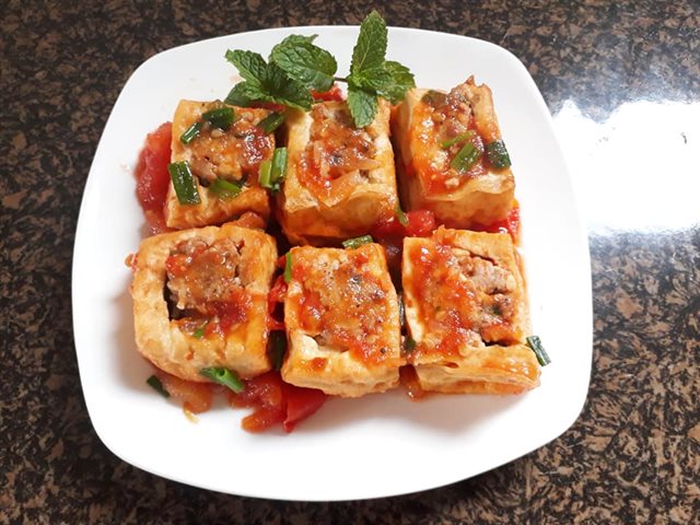 Thịt Nhồi Đậu Hũ Sốt Cà Chua