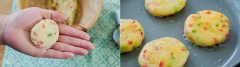 Chuối lột vỏ, thái hạt lựu. Ngắt từng miếng bột khoai tây, vo tròn rồi thêm chuối vào bọc kín lại, ấn dẹt miếng bột. Làm nóng chảo với dầu ăn, cho bánh vào chiên lửa nhỏ đến khi bánh chín, vàng đều tất cả các mặt, giòn rụm thì vớt ra cho ráo dầu là xong.