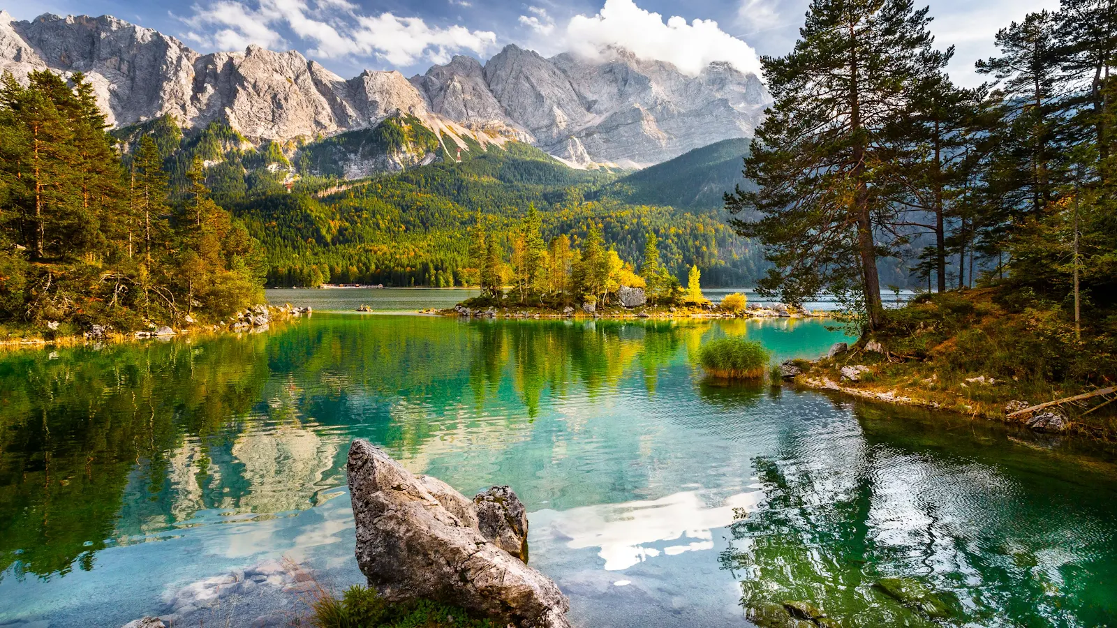 Lake Eibsee And Zugspitze Mountain - Landscape Photography 4K Wallpaper (3840x2160)