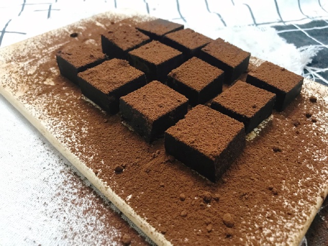 Kẹo Nama Chocolate
