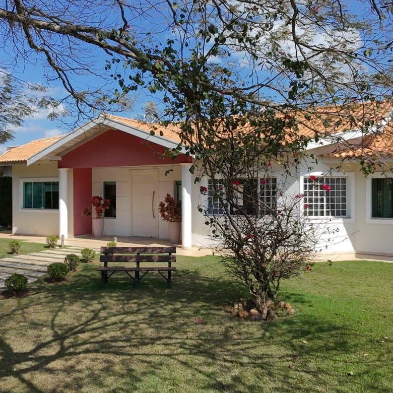 Foto 24 de Casa terréa com 4 suítes na Quadra GW Iate, um terreno amplo de 1.250m² e 320m² de construção