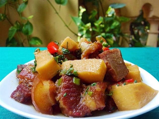 Thịt Ba Chỉ Kho Măng Củ
