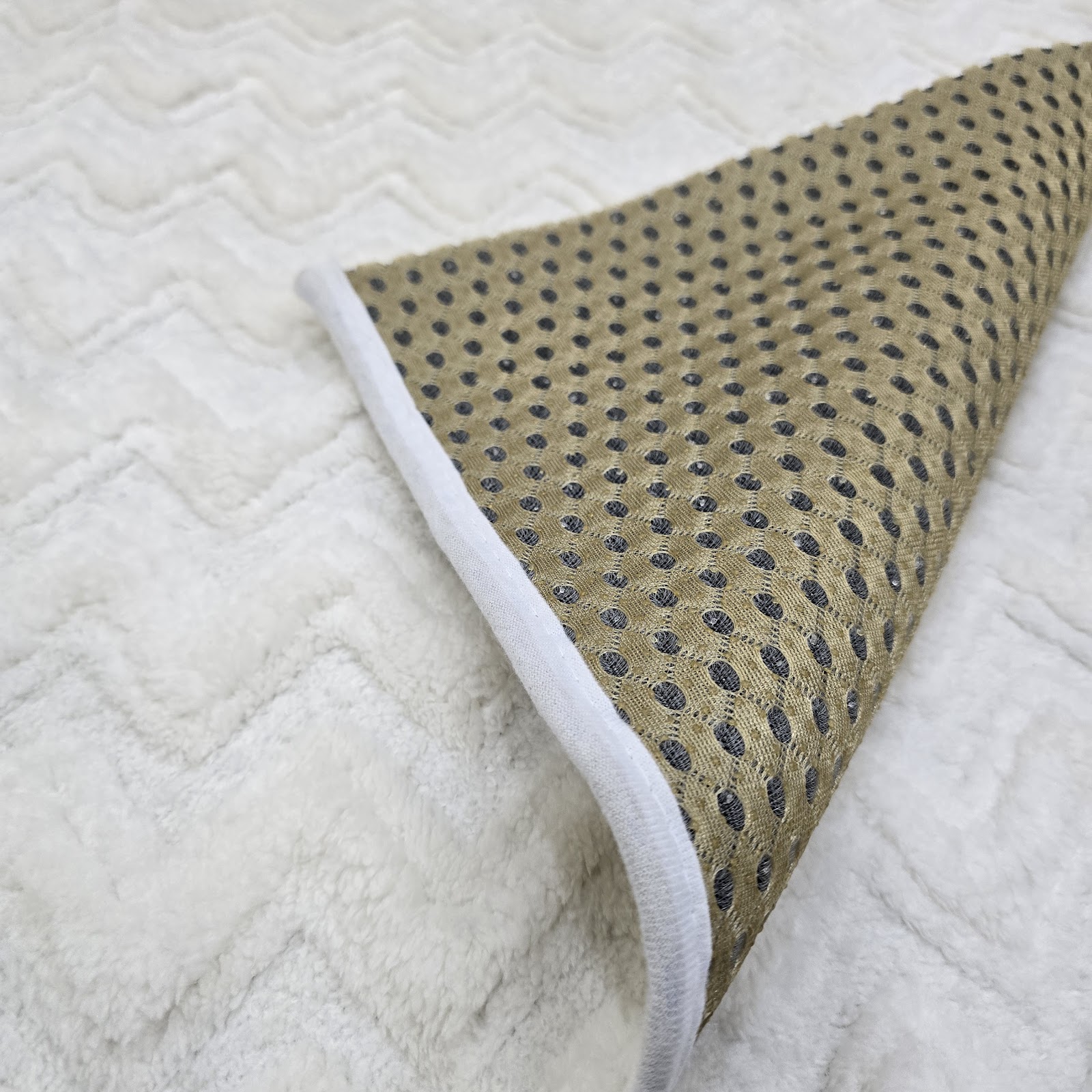 Rabbit White Fur (017)