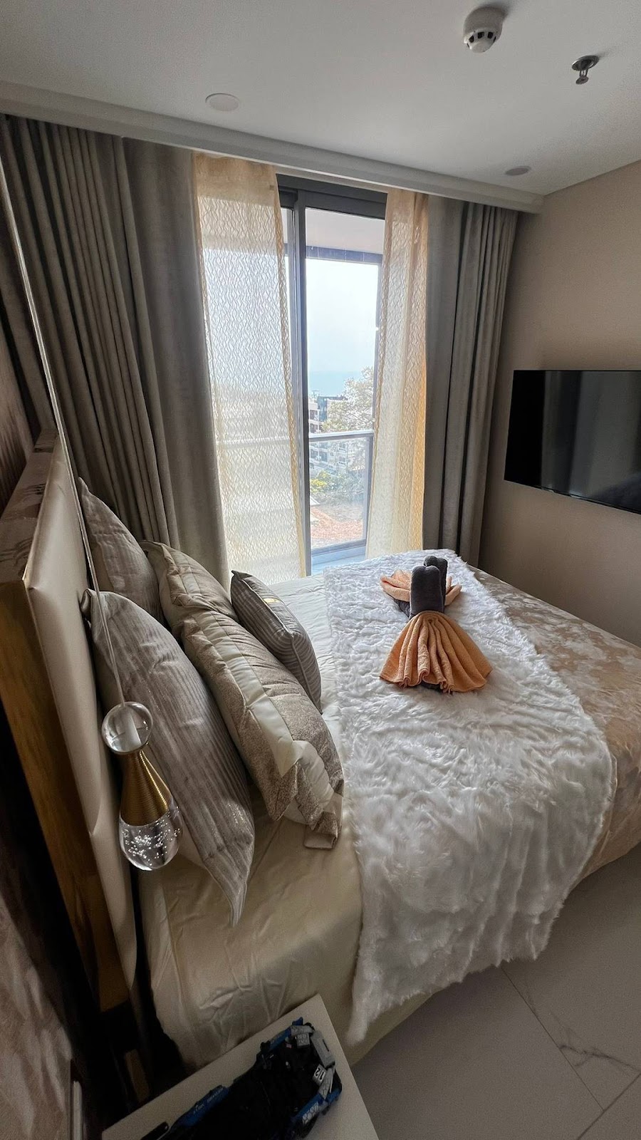 Espana Condo - 2 Bed, Floor 5 10