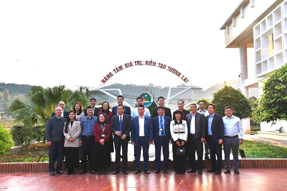 Trường Đại học Tây Bắc tổ chức trồng cây hưởng ứng "Tết trồng cây đời đời nhớ ơn Bác Hồ" nhân dịp Xuân Bính Ngọ 2026