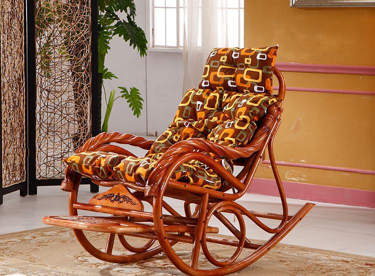 Schaukelstuhl aus Rattan, Landhausstil