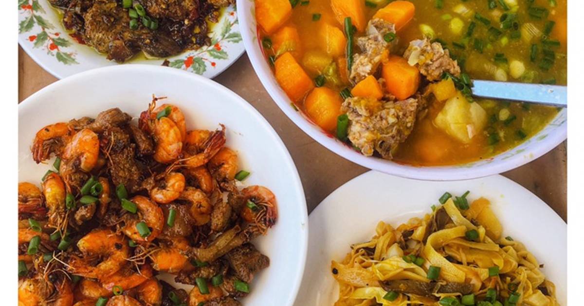 Cơm trưa