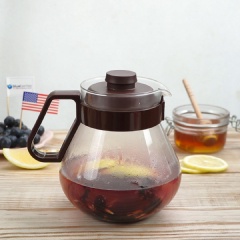 Chuẩn bị bình trà giữ nhiệt, cho vào bình trà 1/4 cup quả việt quất tươi, 2 muỗng cà phê gừng bào sợi, 2 lát chanh vàng, trộn đều. Sau đó cho ½ cup nước sôi vào bình trà, để ngâm 5 phút.