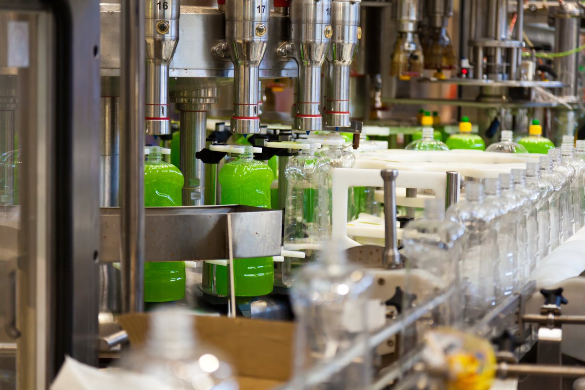 مصنع كيماويات متطور