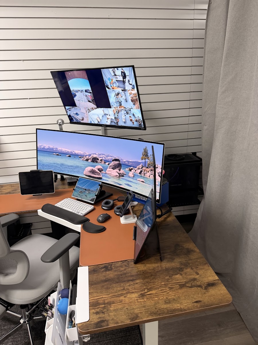 24/7 monitoring station with multi-camera dashboard
