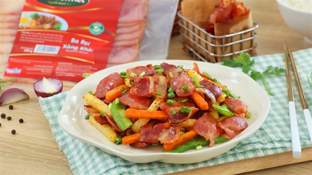 Ba Rọi Xông Khói Xào Rau Củ