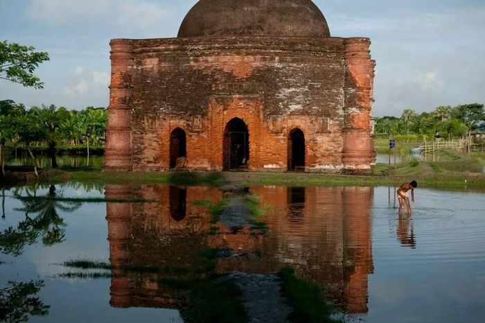 Khám phá thành phố Hồi giáo bị lãng quên giữa rừng ngập nước Bangladesh - Báo Tri thức &amp; Cuộc sống